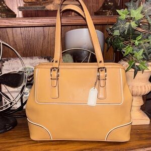 Vintage COACH Tan Soho Leather Buckle Shoulder Bag